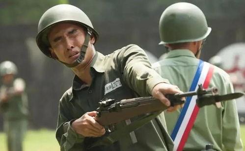 台军军官视频吃瓜,揭秘军中“小确幸”瞬间